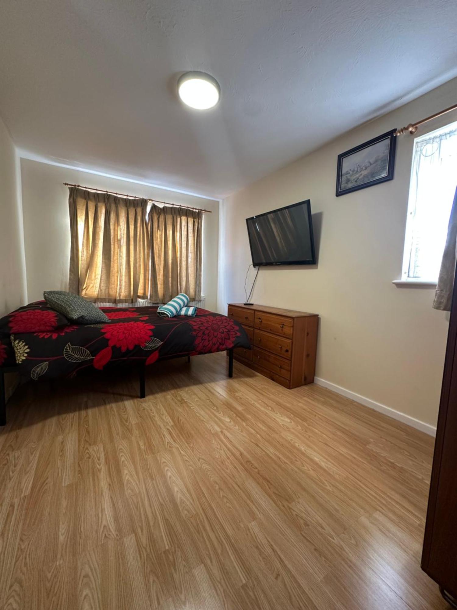 Spacious Double Near Excel Habitación en casa particular